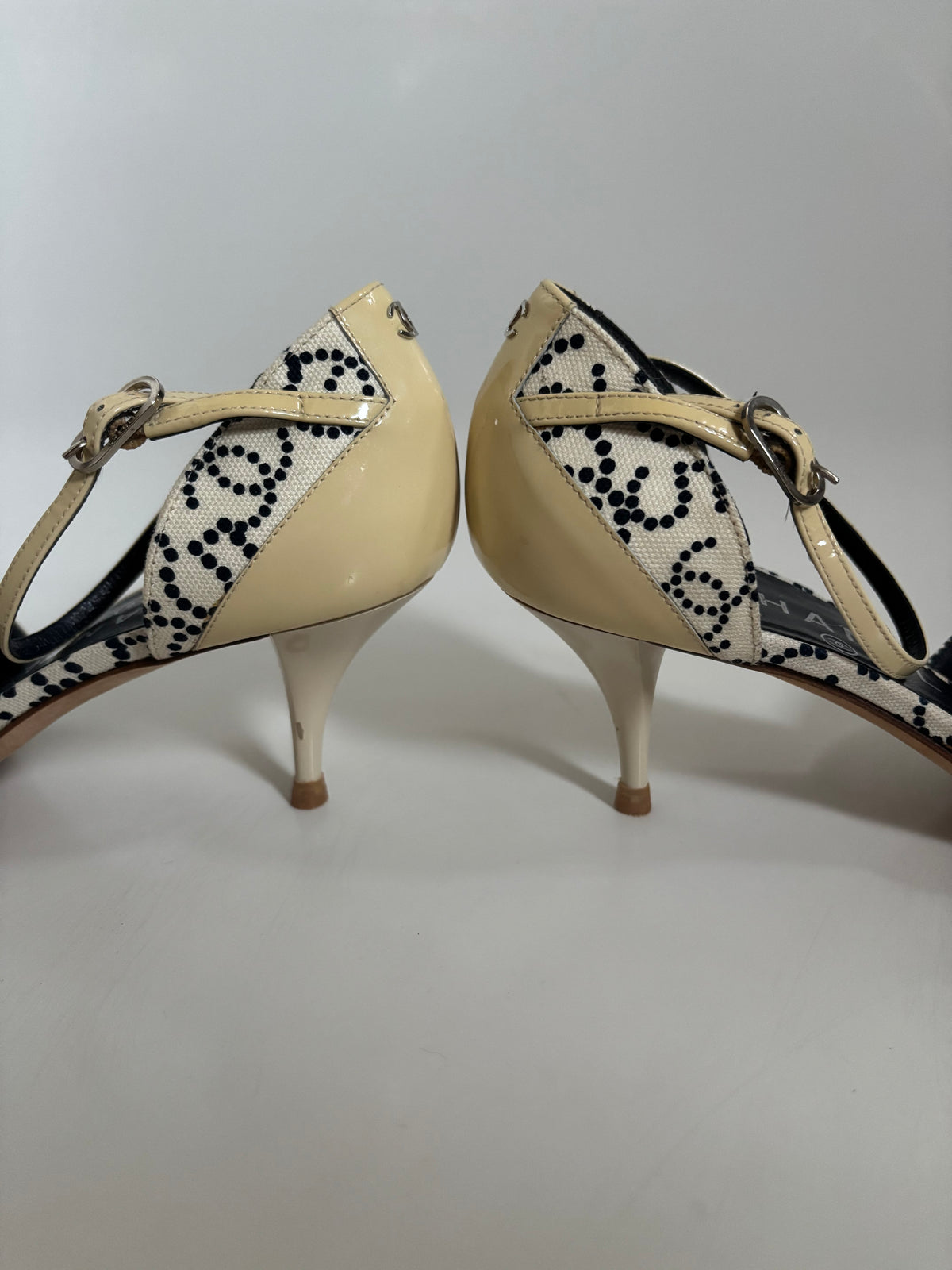 Rare Vintage Chanel Monogram CC Canvas Pointed Slingback Pumps | EU 38 / UK 5 / US 7.5