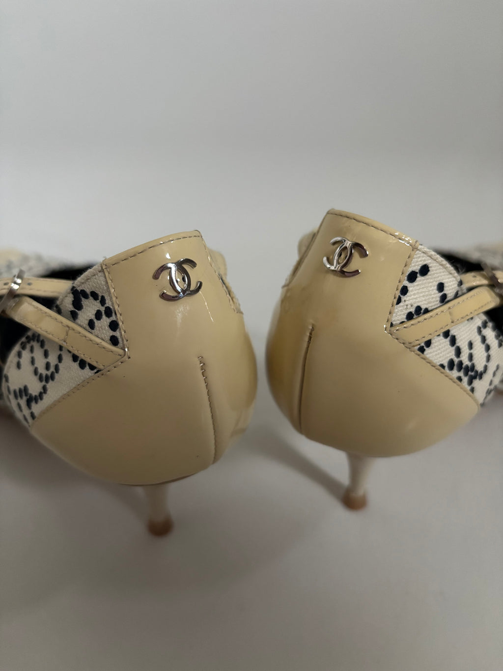 Rare Vintage Chanel Monogram CC Canvas Pointed Slingback Pumps | EU 38 / UK 5 / US 7.5