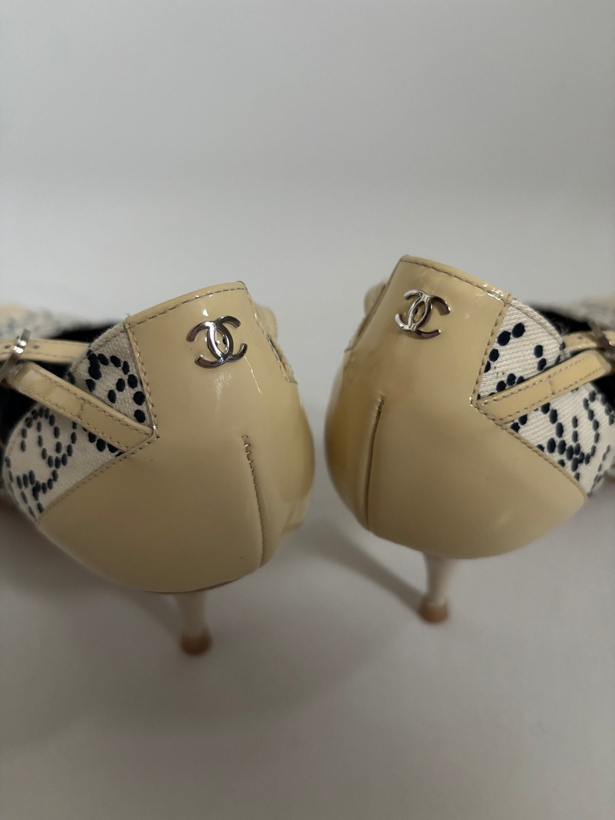 Rare Vintage Chanel Monogram CC Canvas Pointed Slingback Pumps | EU 38 / UK 5 / US 7.5