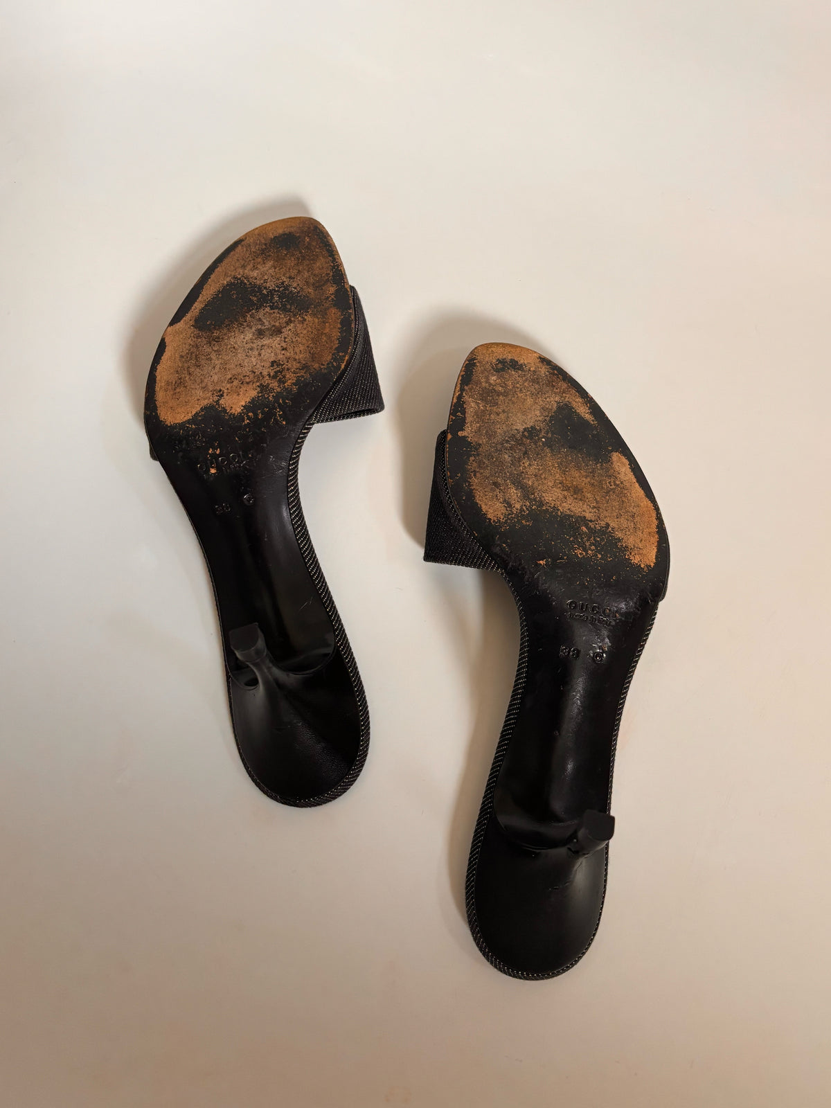 Vintage Gucci Denim Logo Plaque Heeled Mules – Tom Ford Era (Late 1990s–Early 2000s) | EU 38C / UK 5 / US 7.5